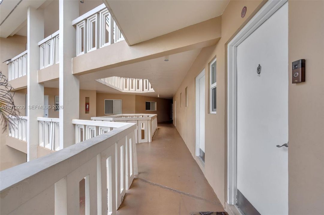 For Sale: $349,000 (2 beds, 2 baths, 1040 Square Feet)