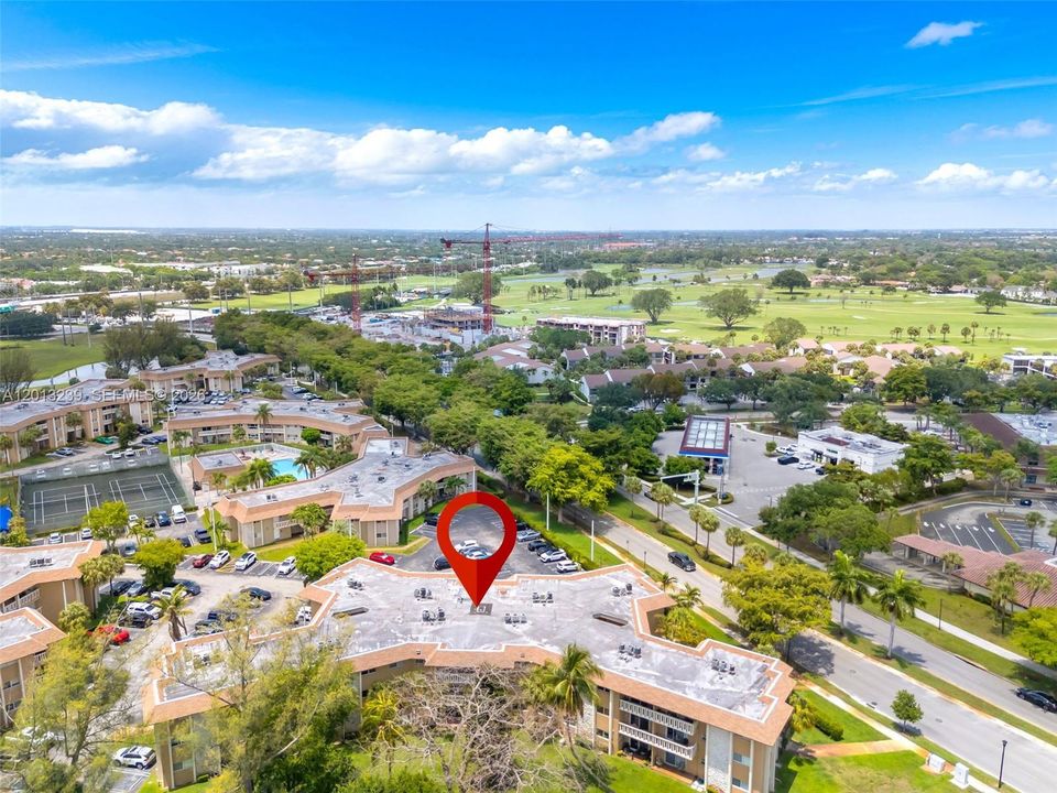 For Sale: $349,000 (2 beds, 2 baths, 1040 Square Feet)