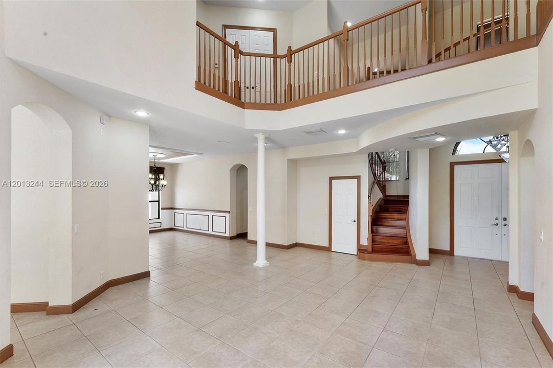 Active With Contract: $999,000 (5 beds, 6 baths, 4163 Square Feet)
