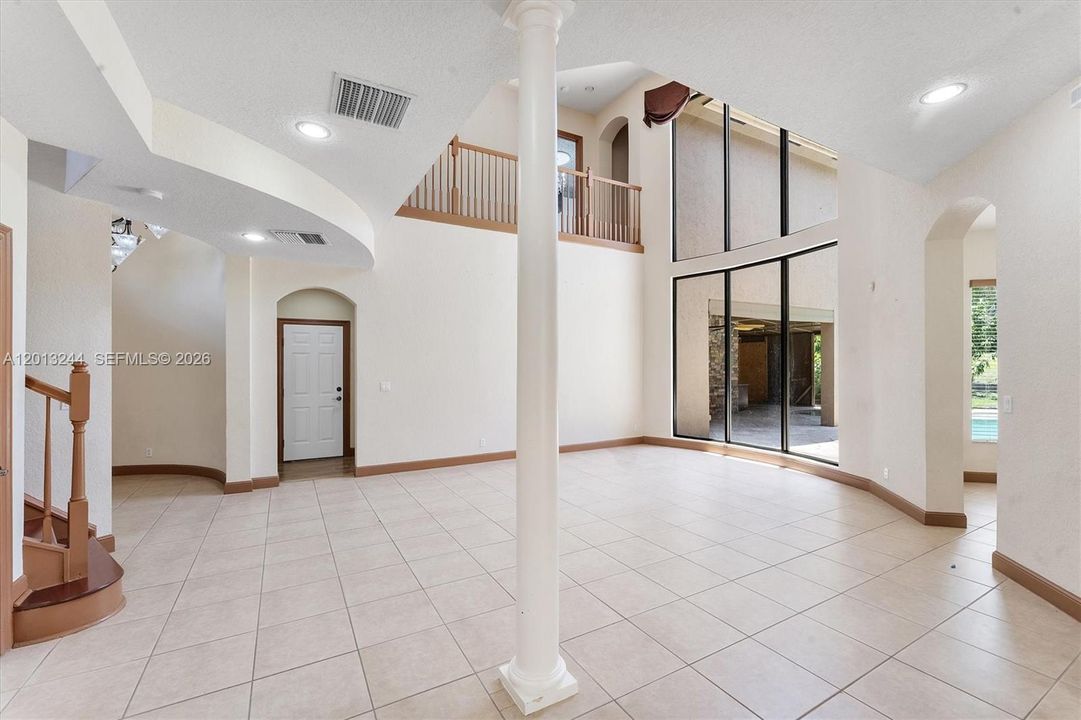Active With Contract: $999,000 (5 beds, 6 baths, 4163 Square Feet)