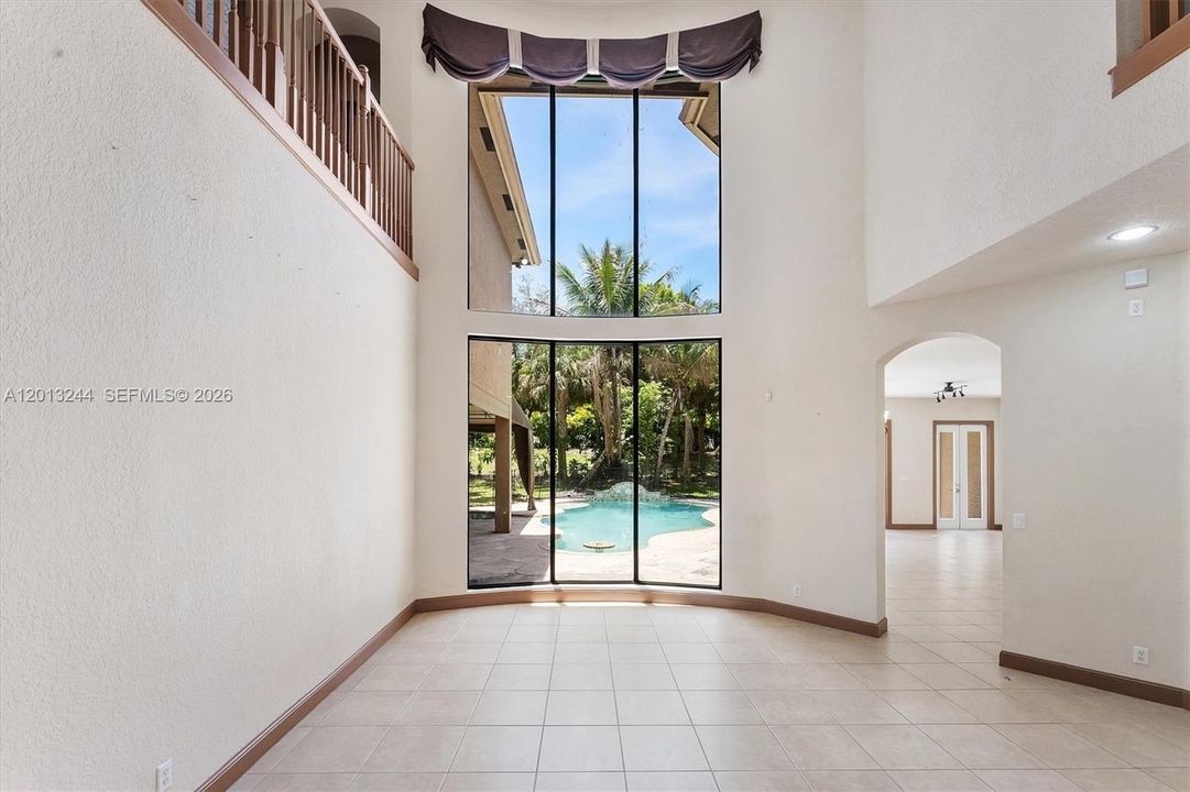 Active With Contract: $999,000 (5 beds, 6 baths, 4163 Square Feet)
