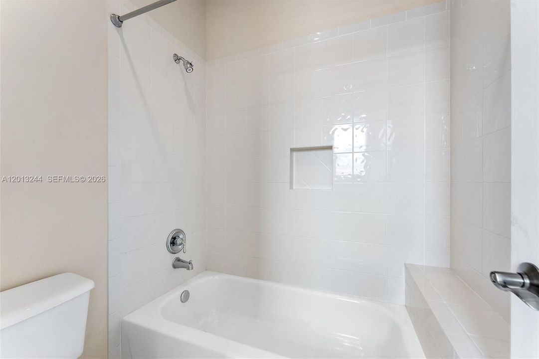 Active With Contract: $999,000 (5 beds, 6 baths, 4163 Square Feet)