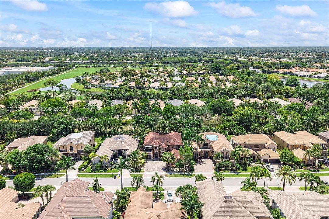 Active With Contract: $999,000 (5 beds, 6 baths, 4163 Square Feet)