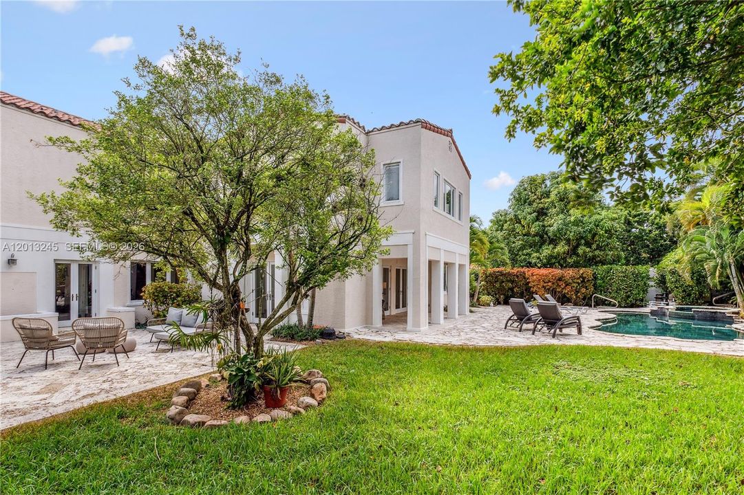For Rent: $12,500 (6 beds, 4 baths, 5123 Square Feet)