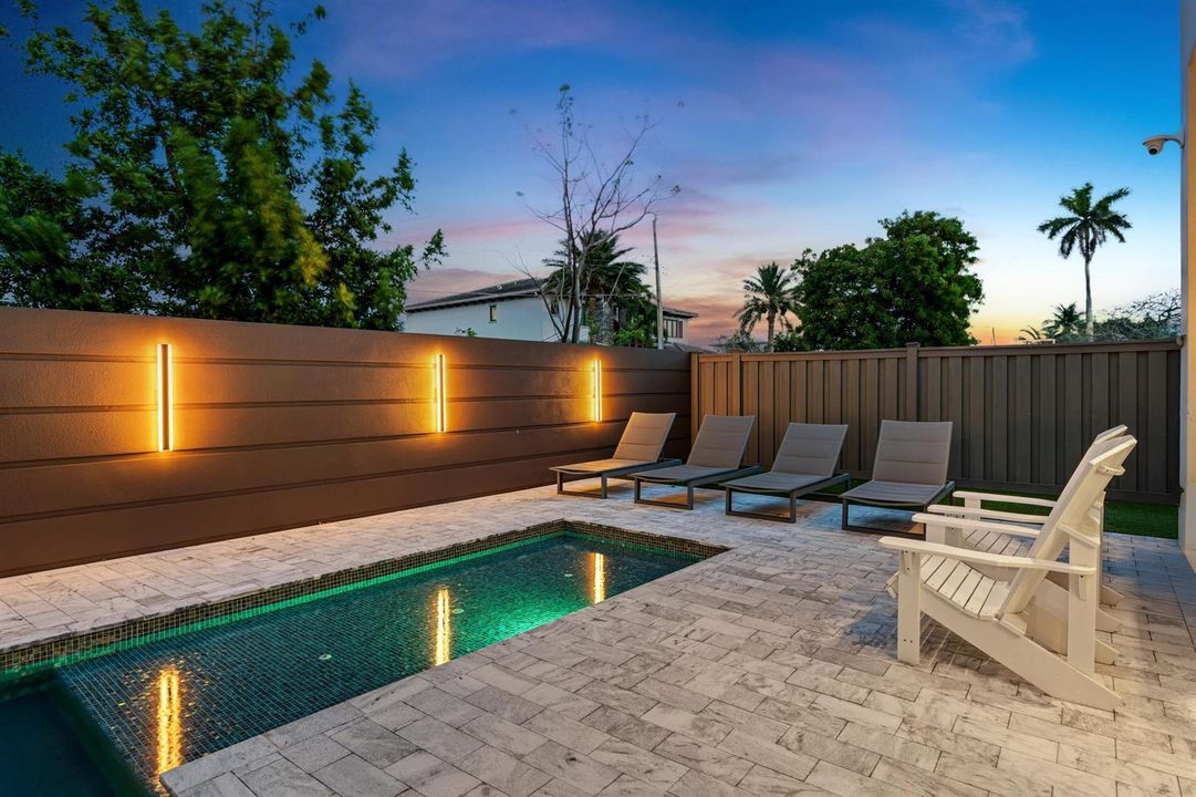 POOL_SEATING_RIGHT_ANGLE_DT