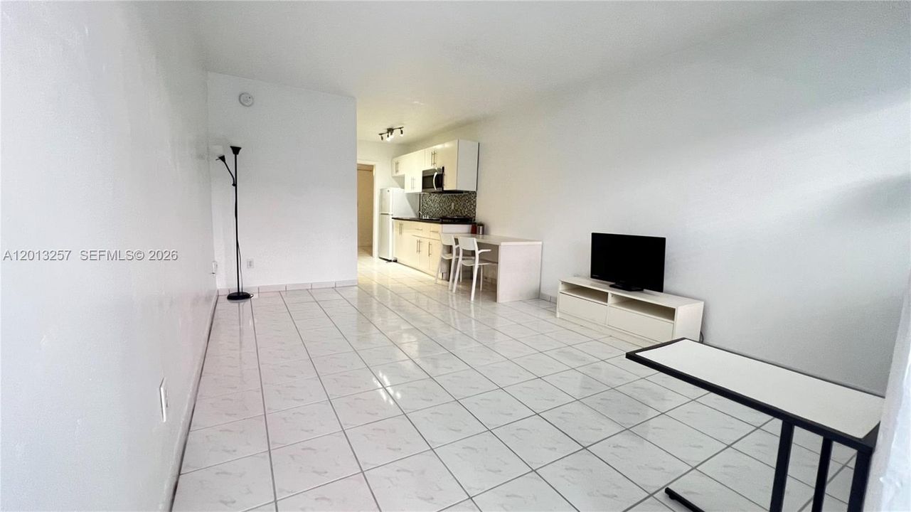 For Rent: $1,650 (0 beds, 1 baths, 414 Square Feet)
