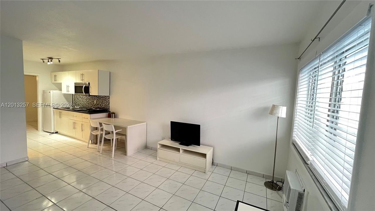For Rent: $1,650 (0 beds, 1 baths, 414 Square Feet)