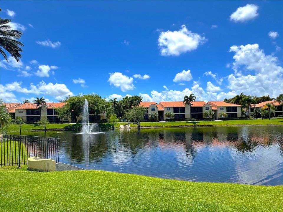 Active With Contract: $1,499 (1 beds, 1 baths, 813 Square Feet)