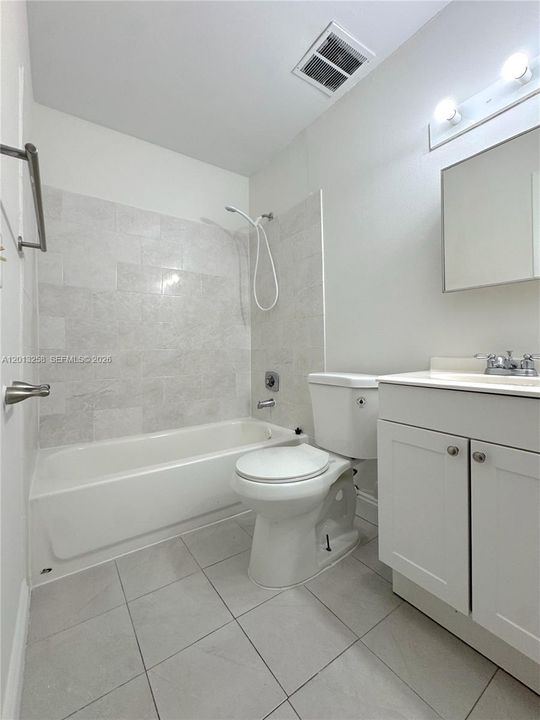 Active With Contract: $1,499 (1 beds, 1 baths, 813 Square Feet)