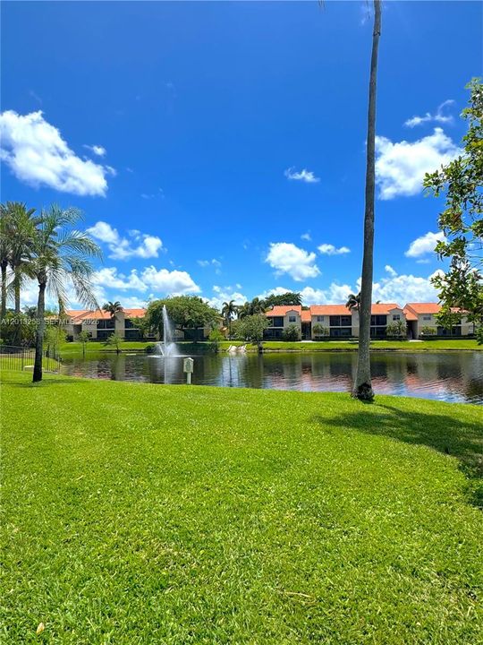 Active With Contract: $1,499 (1 beds, 1 baths, 813 Square Feet)