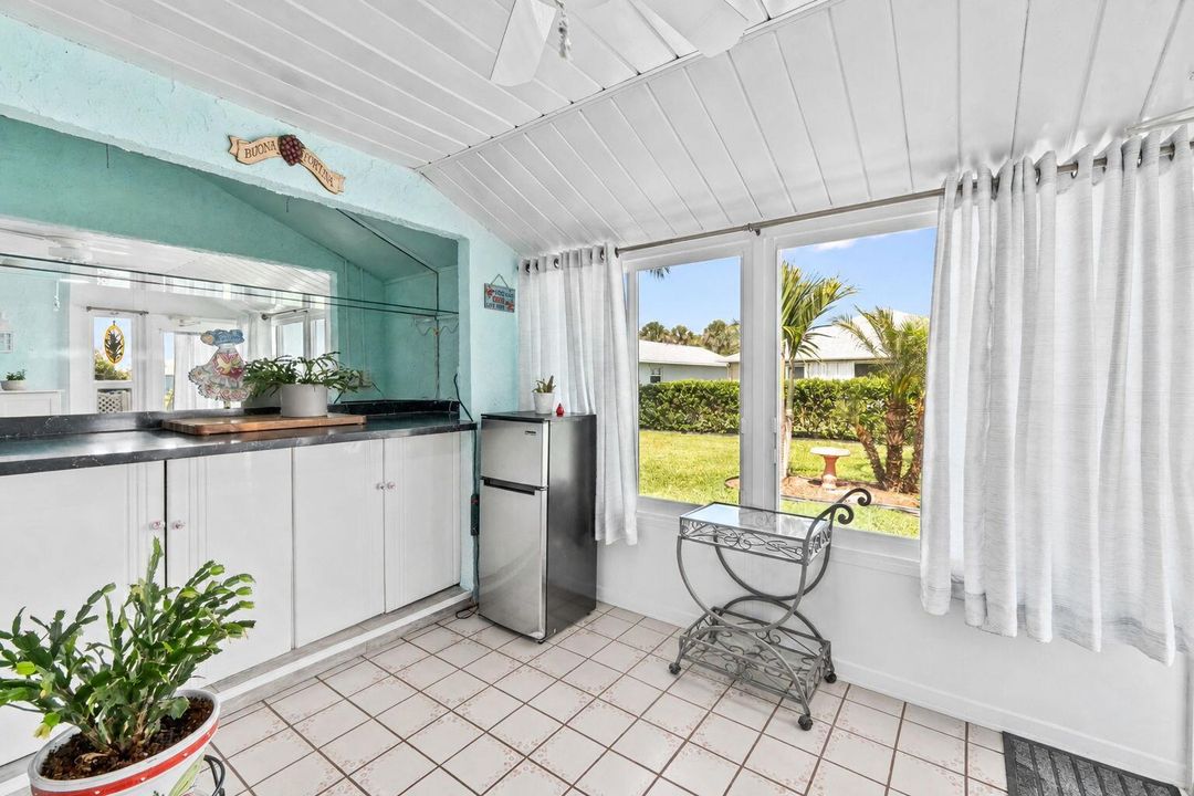 FLORIDA ROOM