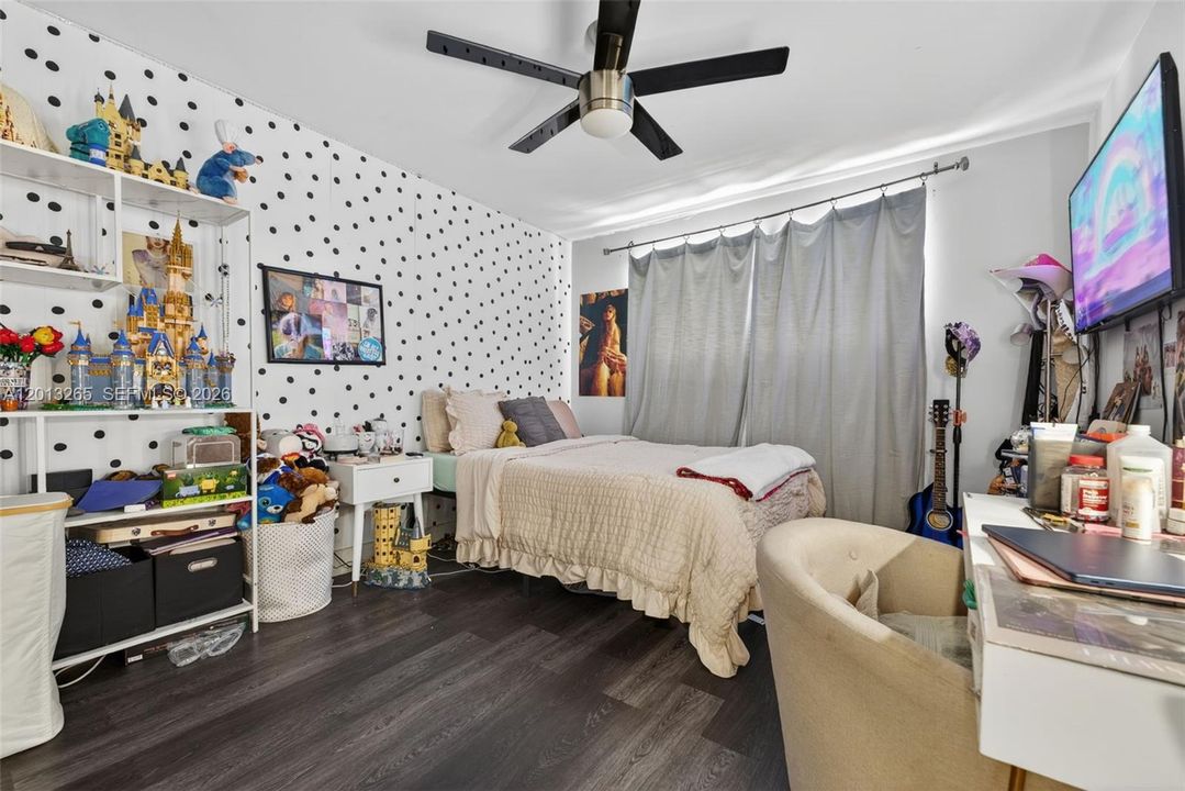 Activo con contrato: $500,000 (3 camas, 3 baños, 1754 Pies cuadrados)