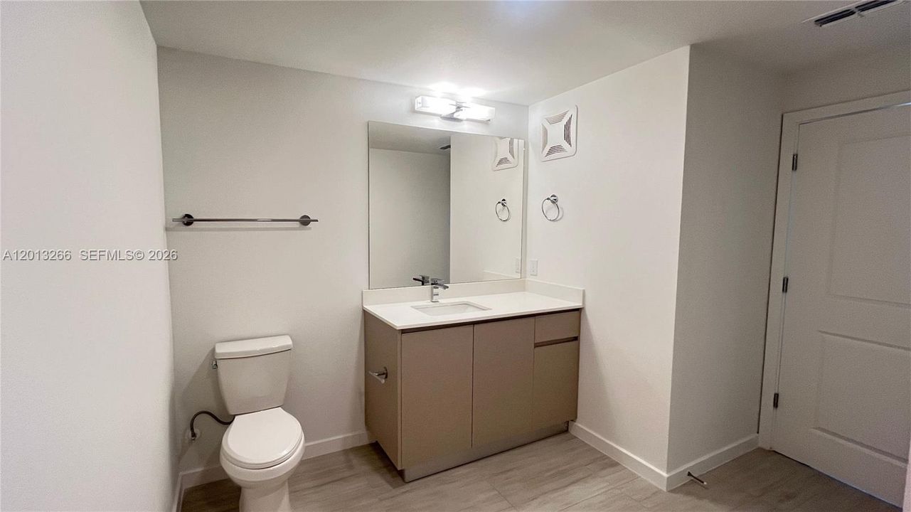 В аренду: $2,400 (3 спален, 2 ванн, 1150 Квадратных фут)
