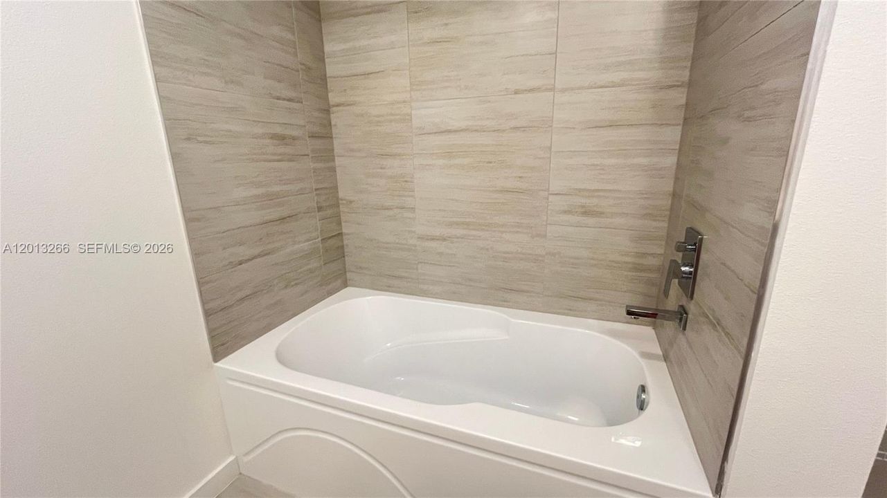 В аренду: $2,400 (3 спален, 2 ванн, 1150 Квадратных фут)