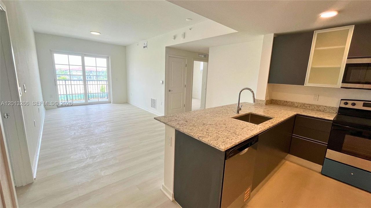 В аренду: $2,400 (3 спален, 2 ванн, 1150 Квадратных фут)