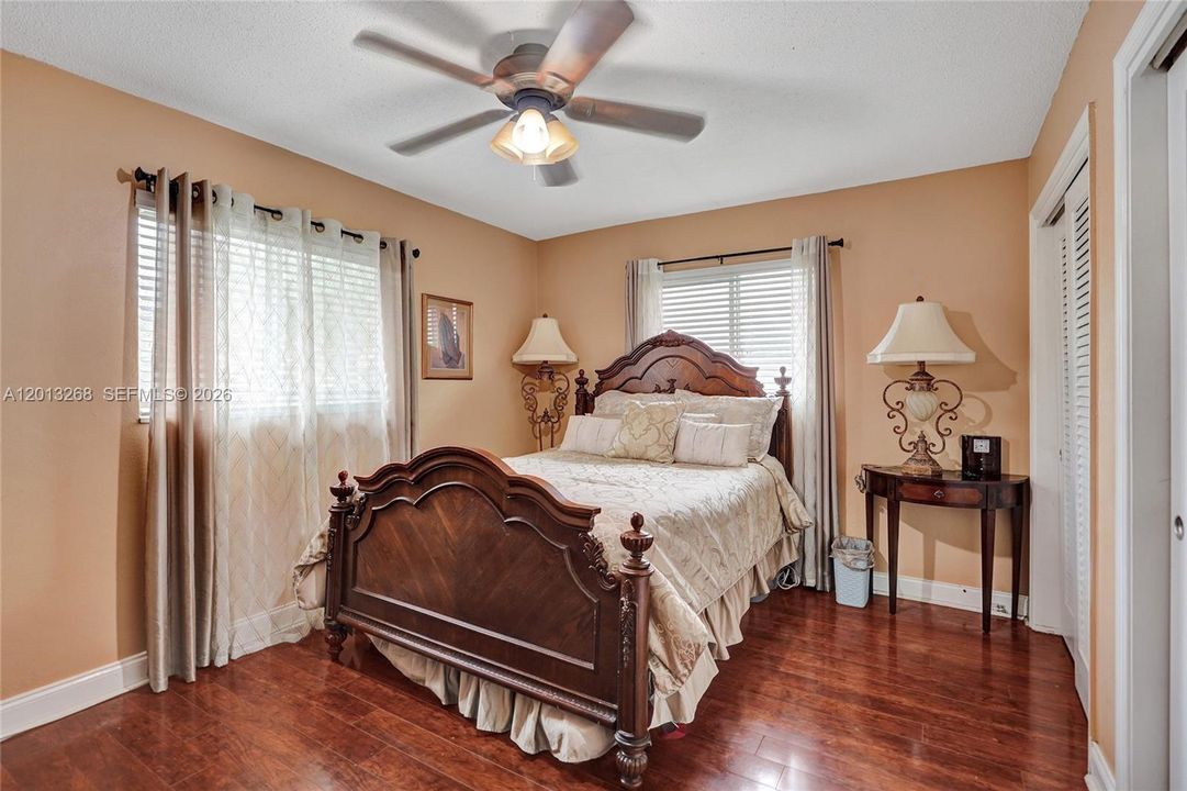 Activo con contrato: $389,999 (2 camas, 2 baños, 1579 Pies cuadrados)