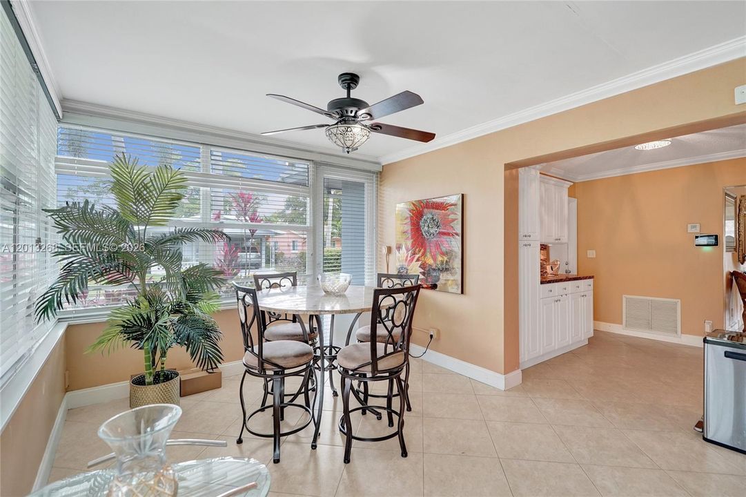 Activo con contrato: $389,999 (2 camas, 2 baños, 1579 Pies cuadrados)