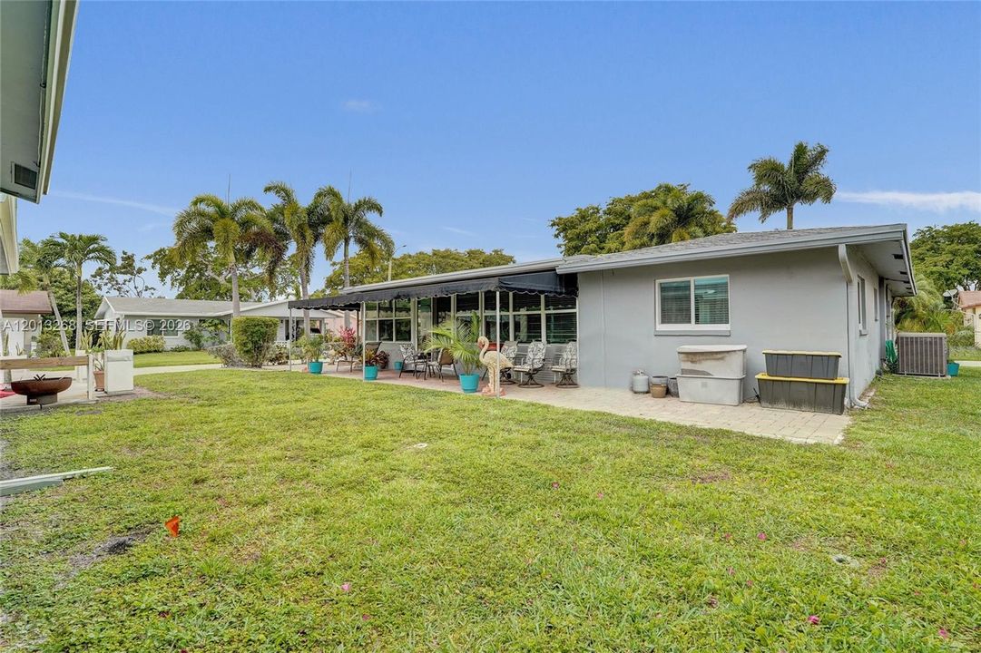 Activo con contrato: $389,999 (2 camas, 2 baños, 1579 Pies cuadrados)