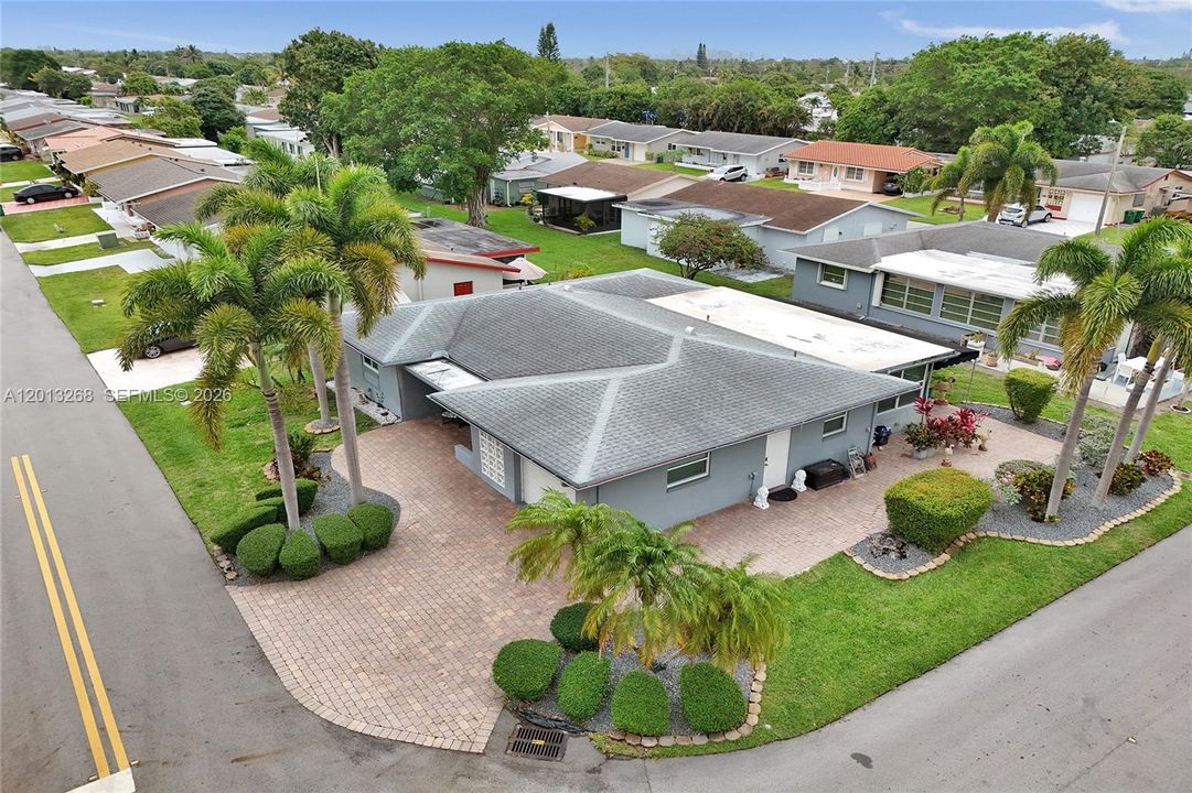 Activo con contrato: $389,999 (2 camas, 2 baños, 1579 Pies cuadrados)