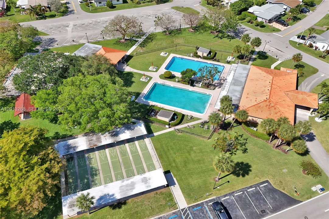 Activo con contrato: $389,999 (2 camas, 2 baños, 1579 Pies cuadrados)