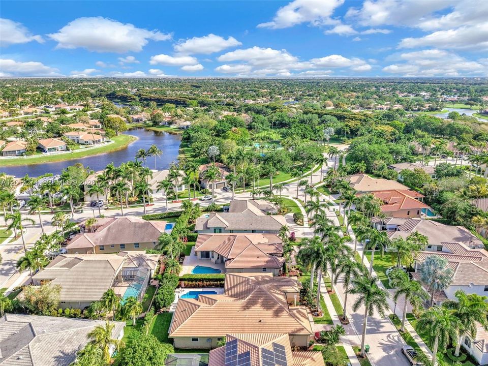 En Venta: $1,600,000 (4 camas, 3 baños, 2910 Pies cuadrados)