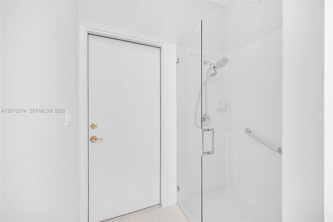 En Venta: $1,600,000 (4 camas, 3 baños, 2910 Pies cuadrados)