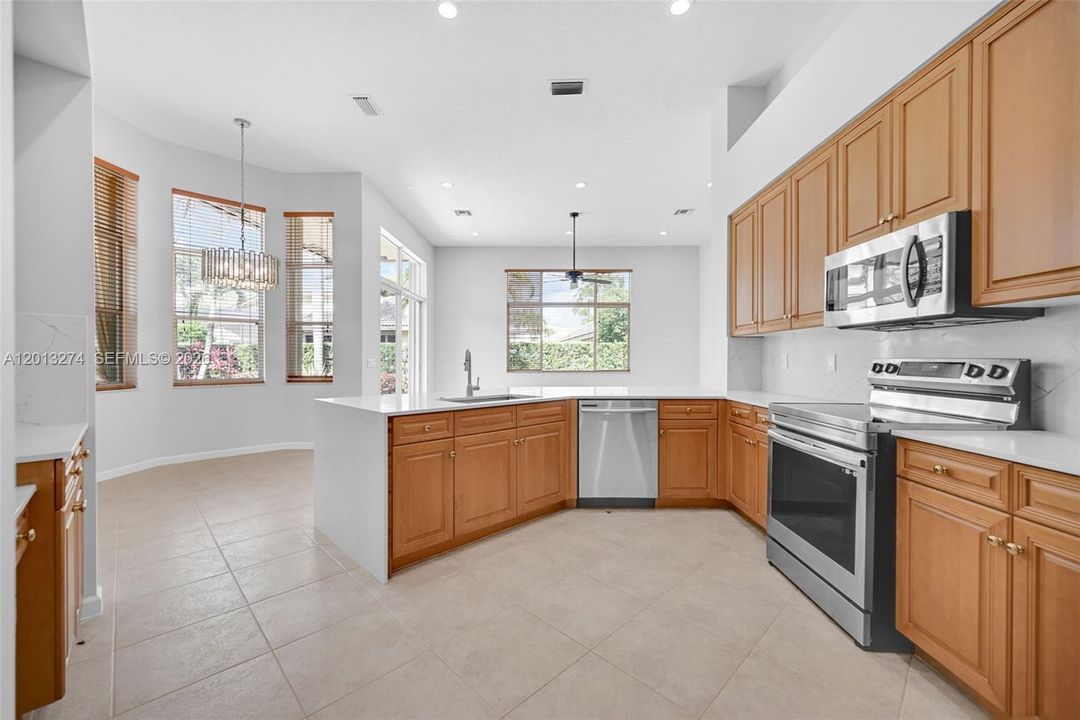 En Venta: $1,600,000 (4 camas, 3 baños, 2910 Pies cuadrados)