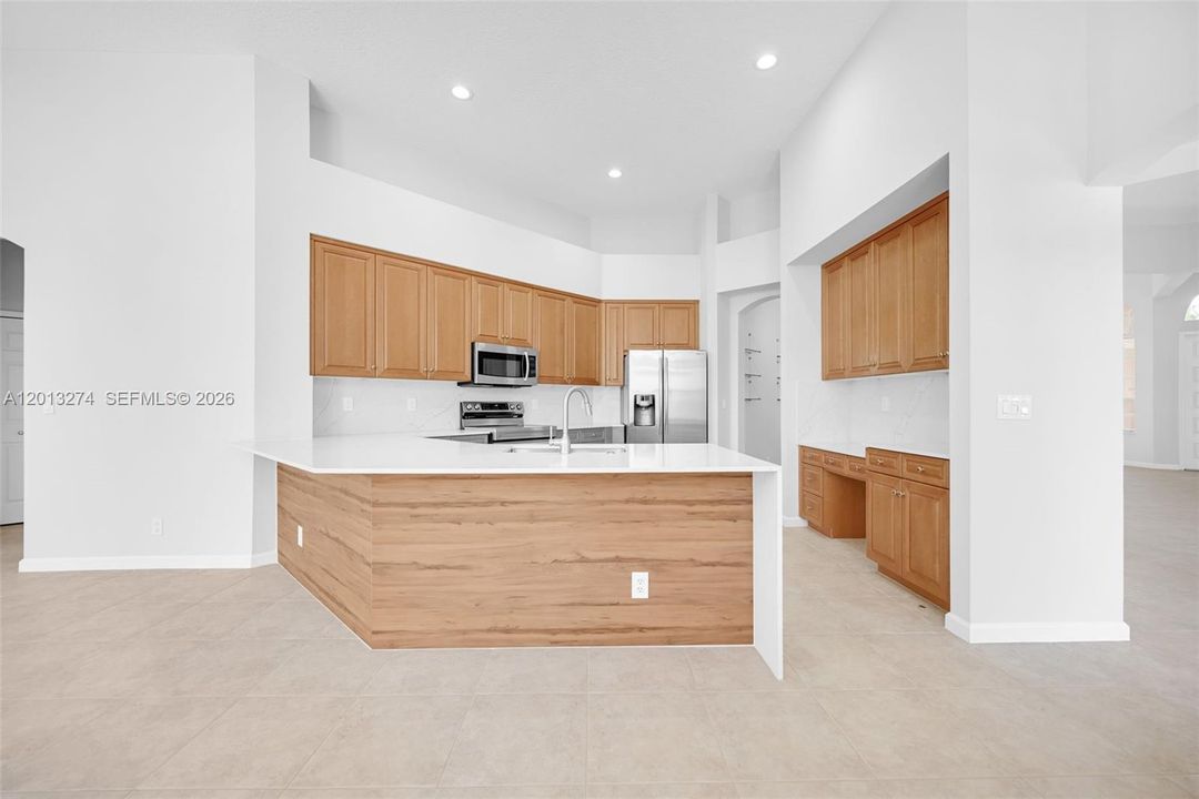 En Venta: $1,600,000 (4 camas, 3 baños, 2910 Pies cuadrados)