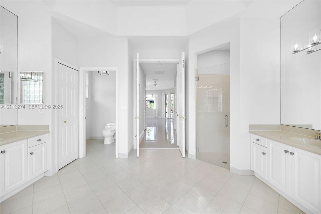 En Venta: $1,600,000 (4 camas, 3 baños, 2910 Pies cuadrados)