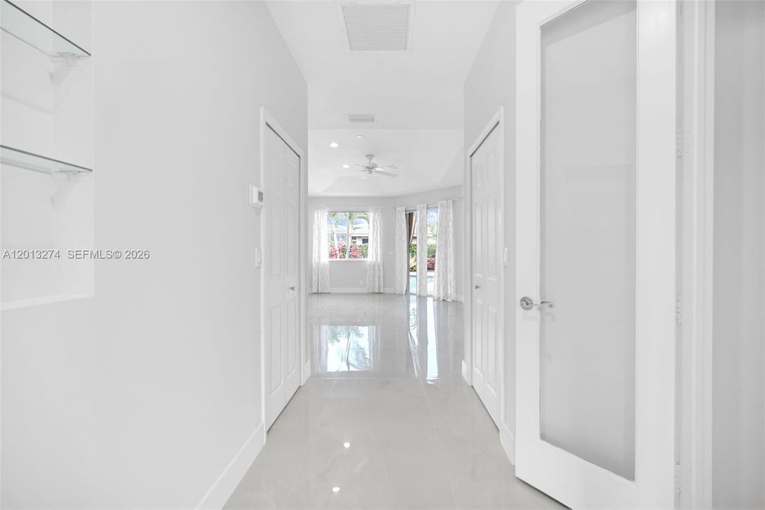 En Venta: $1,600,000 (4 camas, 3 baños, 2910 Pies cuadrados)