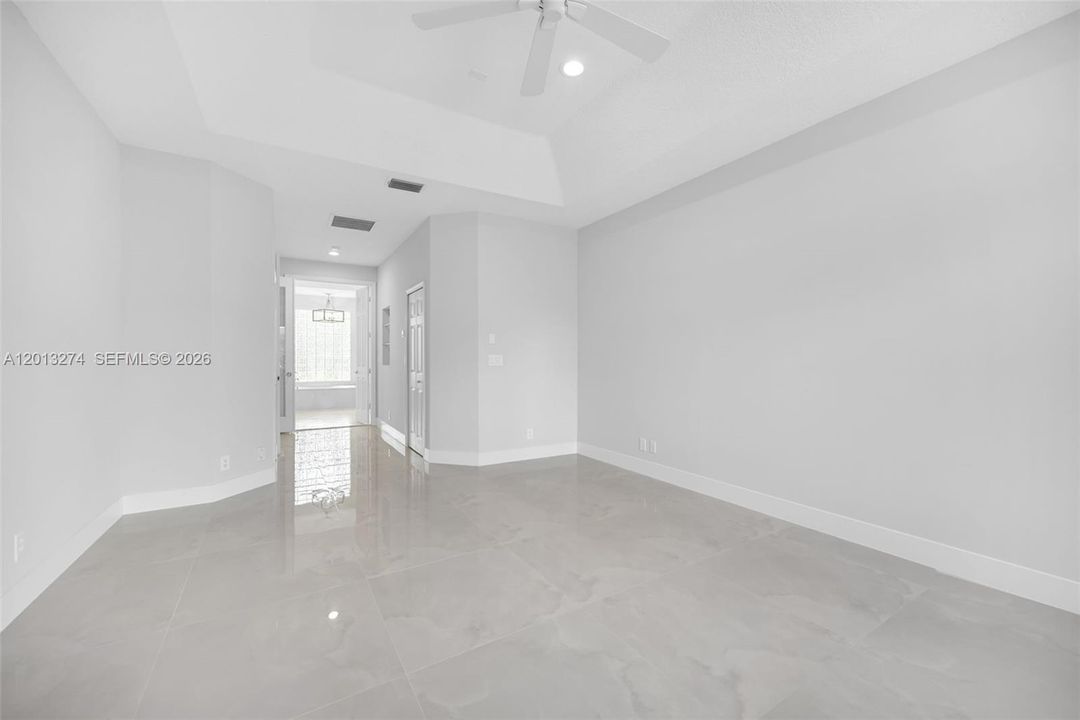 En Venta: $1,600,000 (4 camas, 3 baños, 2910 Pies cuadrados)
