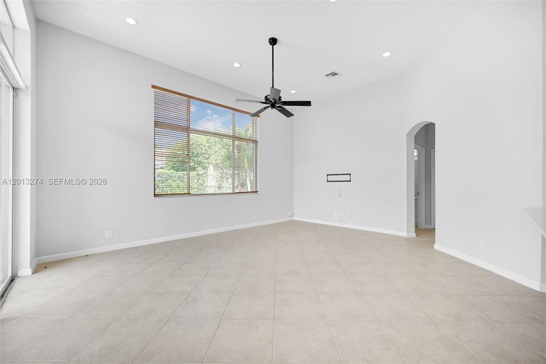 En Venta: $1,600,000 (4 camas, 3 baños, 2910 Pies cuadrados)
