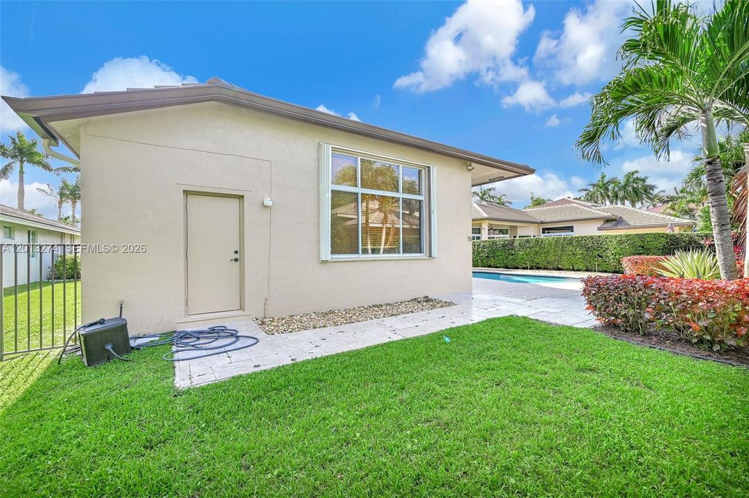 En Venta: $1,600,000 (4 camas, 3 baños, 2910 Pies cuadrados)