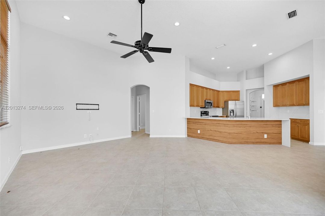 En Venta: $1,600,000 (4 camas, 3 baños, 2910 Pies cuadrados)
