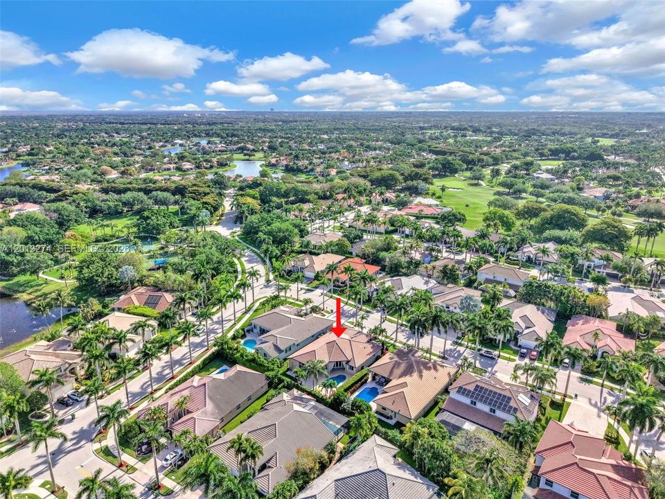 En Venta: $1,600,000 (4 camas, 3 baños, 2910 Pies cuadrados)