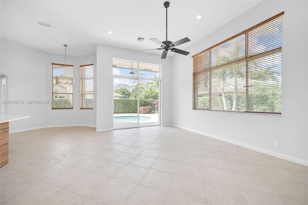 En Venta: $1,600,000 (4 camas, 3 baños, 2910 Pies cuadrados)