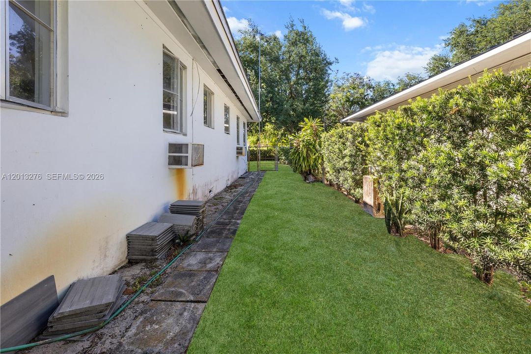 For Sale: $1,749,000 (2 beds, 2 baths, 2029 Square Feet)