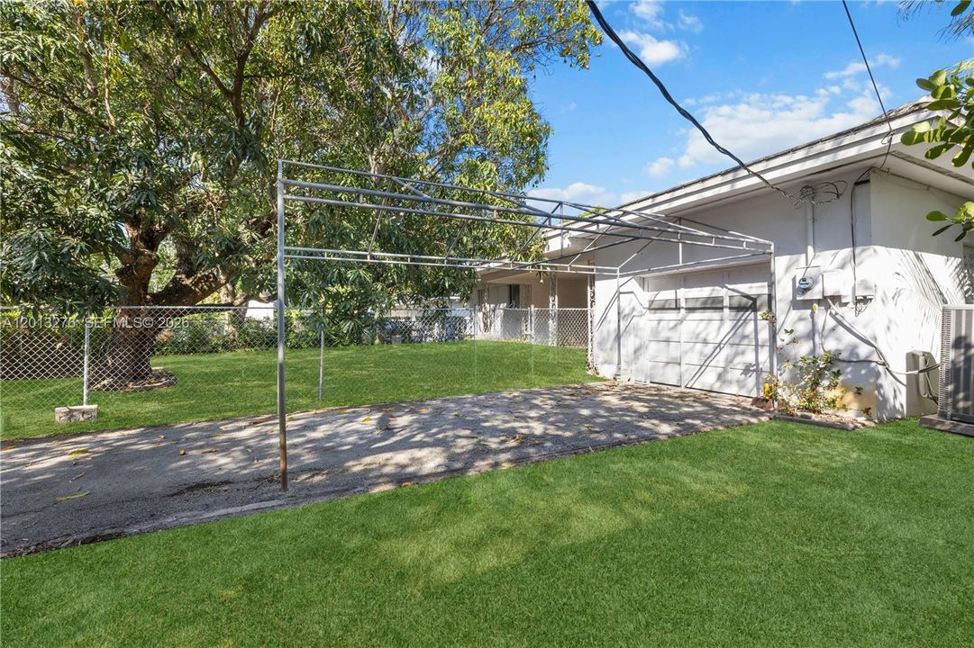 For Sale: $1,749,000 (2 beds, 2 baths, 2029 Square Feet)