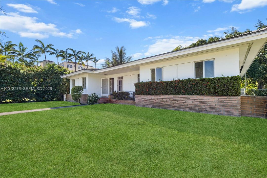 For Sale: $1,749,000 (2 beds, 2 baths, 2029 Square Feet)