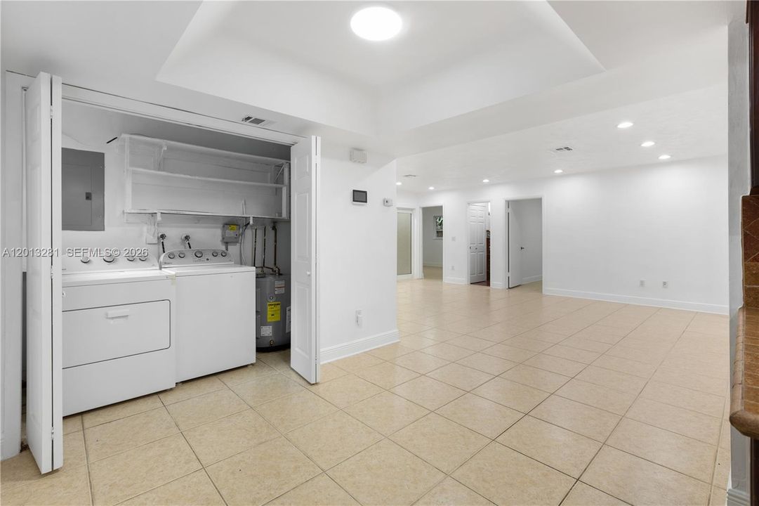 For Rent: $6,000 (3 beds, 2 baths, 1985 Square Feet)