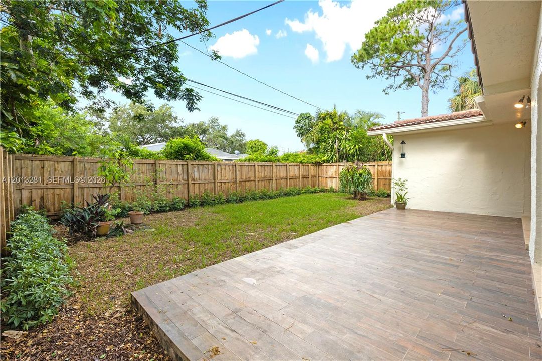For Rent: $6,000 (3 beds, 2 baths, 1985 Square Feet)