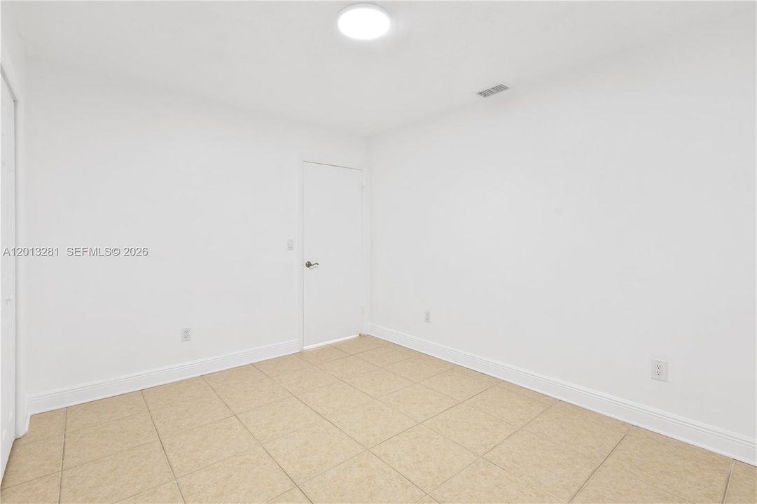 For Rent: $6,000 (3 beds, 2 baths, 1985 Square Feet)