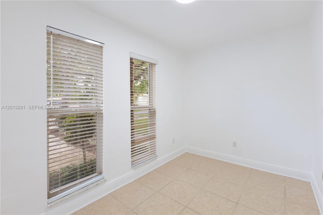 For Rent: $6,000 (3 beds, 2 baths, 1985 Square Feet)