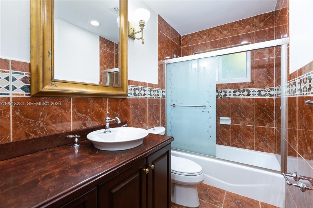 For Rent: $6,000 (3 beds, 2 baths, 1985 Square Feet)