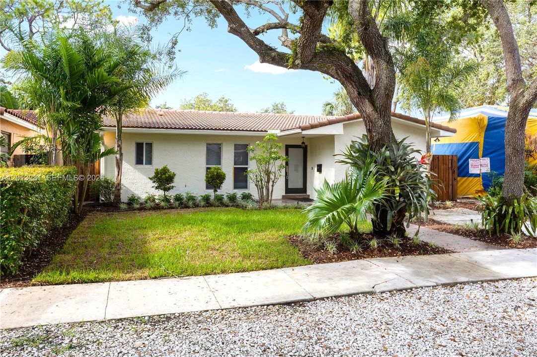 For Rent: $6,000 (3 beds, 2 baths, 1985 Square Feet)