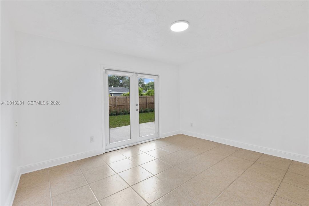 For Rent: $6,000 (3 beds, 2 baths, 1985 Square Feet)