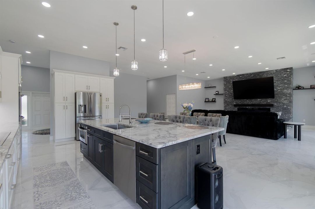 Kitchen / Great room