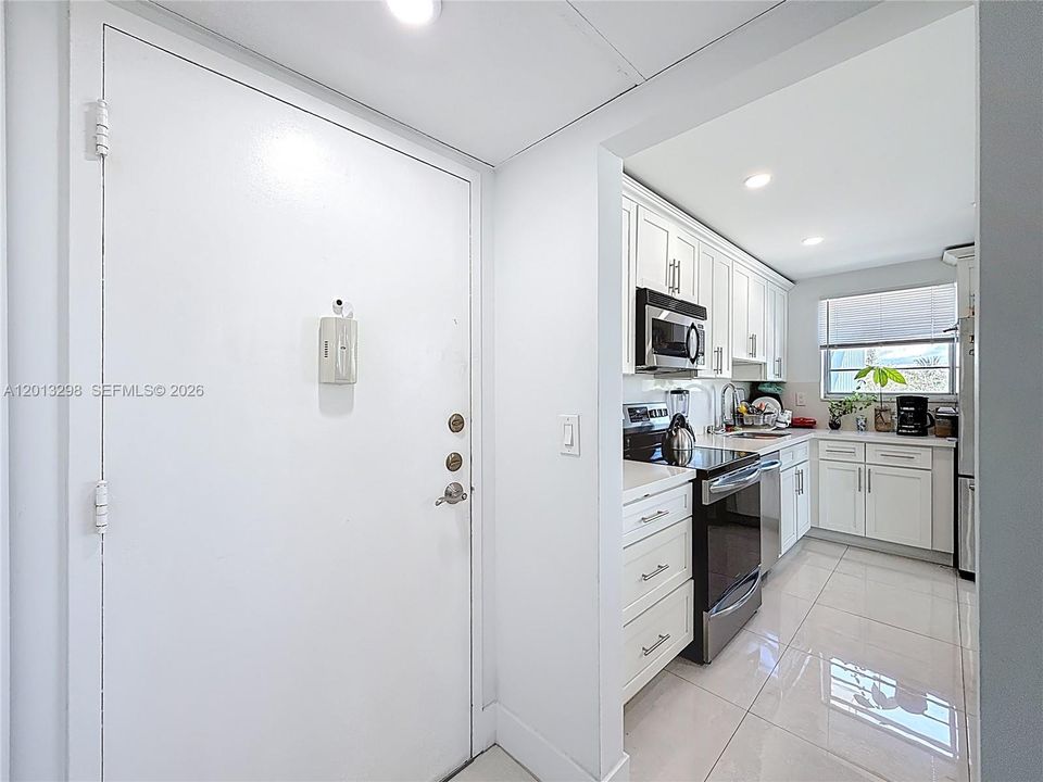 For Sale: $245,000 (2 beds, 2 baths, 1040 Square Feet)