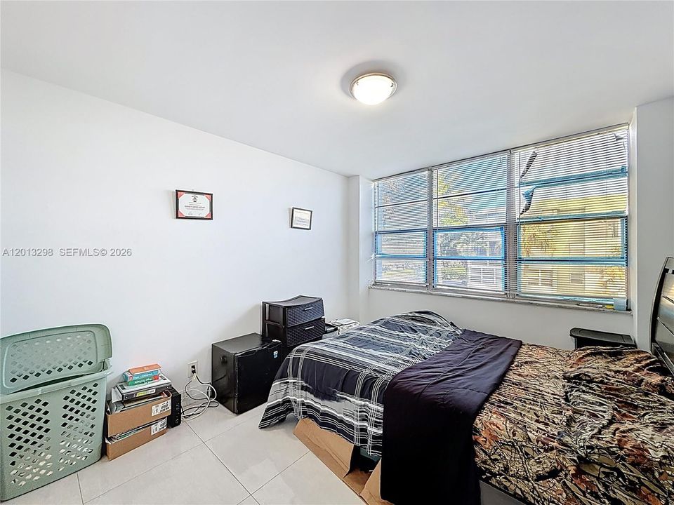 For Sale: $245,000 (2 beds, 2 baths, 1040 Square Feet)