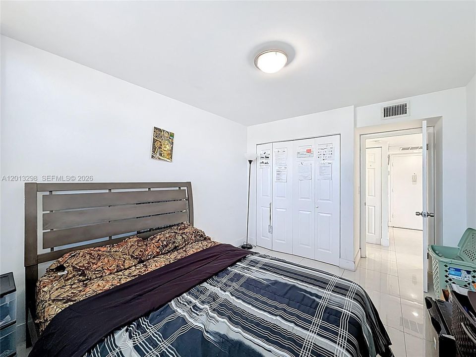 For Sale: $245,000 (2 beds, 2 baths, 1040 Square Feet)